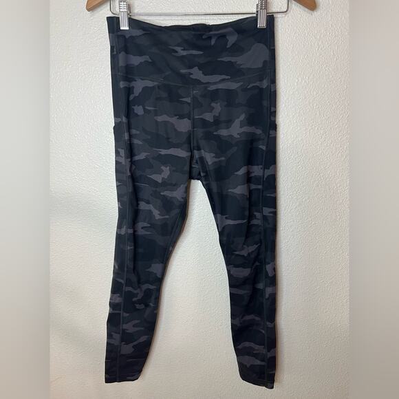 Athleta ultimate camo camouflage 7/8 tight leggings with thigh pocket SMALL - Picture 2 of 11
